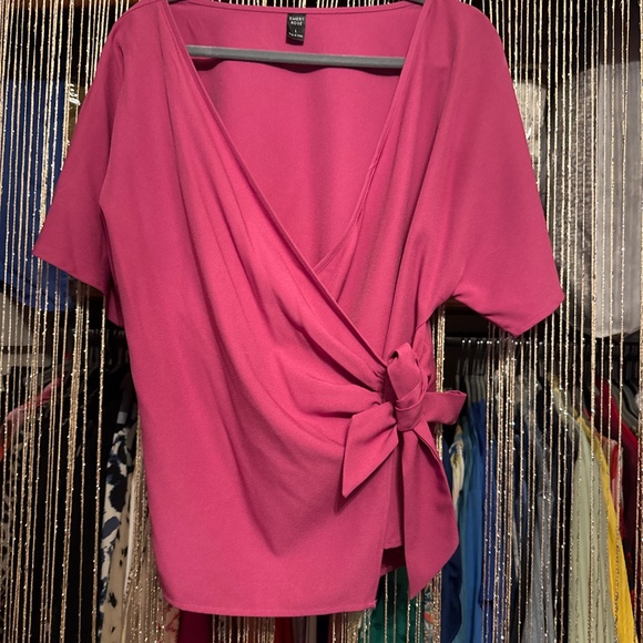 Top - Picture 2 of 3